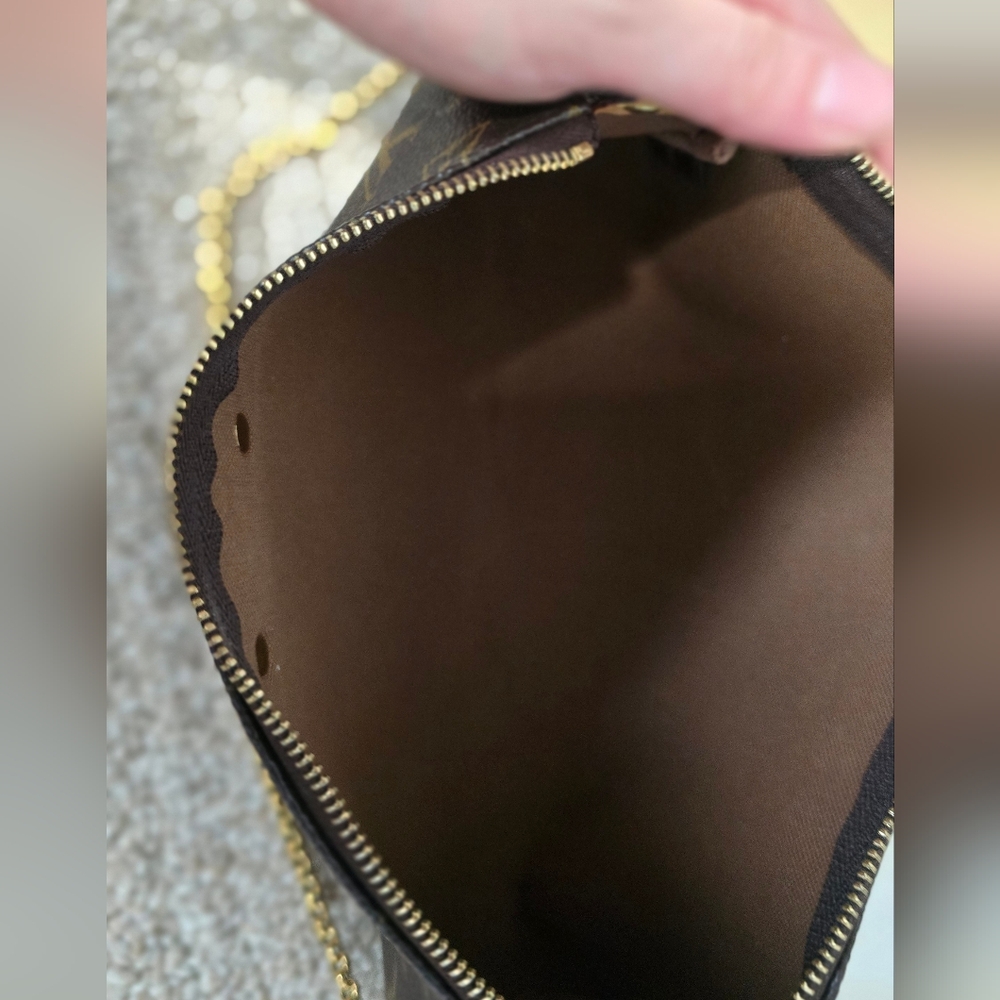 Authentic Louis Vuitton Eva Monogram Clutch - Picture 4 of 10